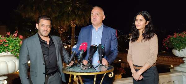 Kültür ve Turizm Bakanı Mehmet Nuri Ersoy Bollywood yıldızları ile bir araya geldi