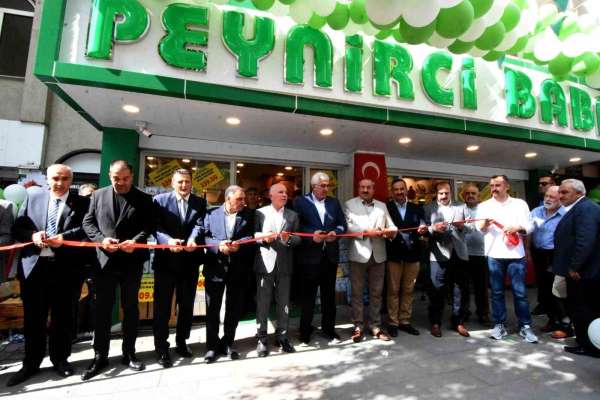 Peynirci Baba Erzurum'da 151'nci şubesini hizmete açtı