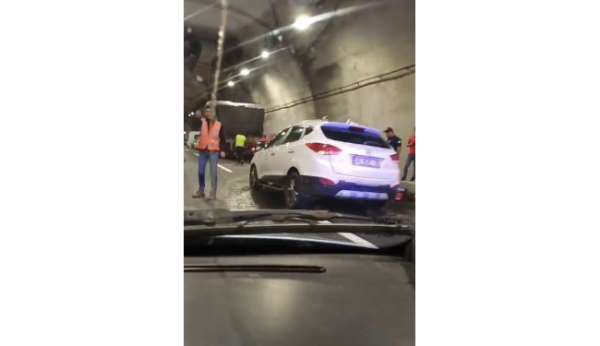 Tüneldeki trafik kazasında yaralanan 2 kişi kurtarılamadı