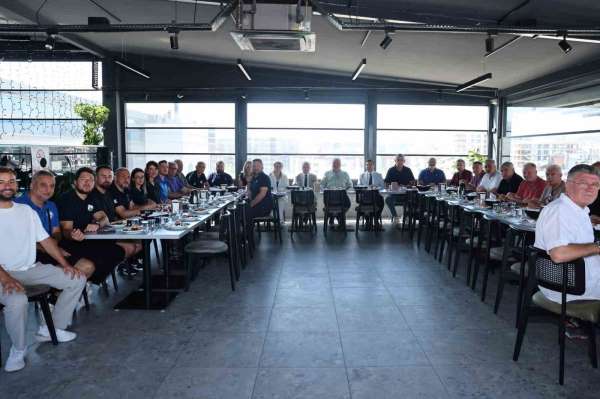 Nilüfer Belediyespor Kulübü Bursa voleyboluna yön verenlerle buluştu