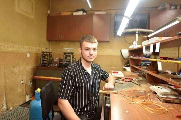 Trabzon'da 16 yaşındaki hasır işlemecisi Metehan Arslan yılın kalfası seçildi