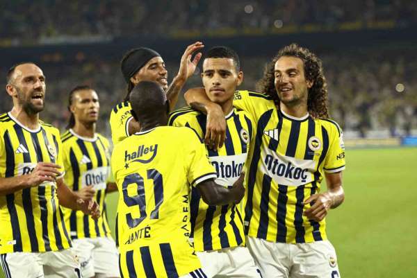 Fenerbahçe'de 4 futbolcu ilk kez derbi heyecanı yaşayacak