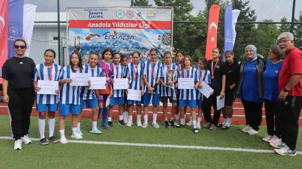 Manisa'nın kızları Türkiye üçüncüsü oldu