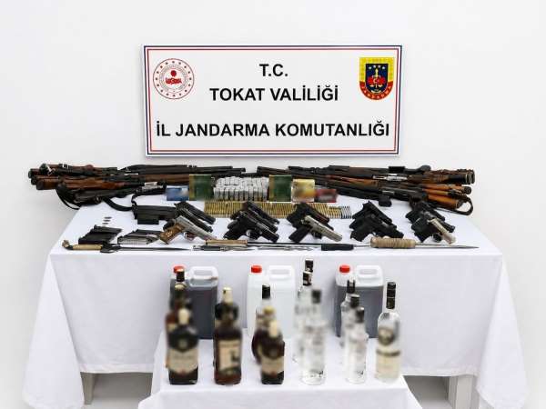 Tokat'ta 19 adrese eş zamanlı operasyon: 14 gözaltı
