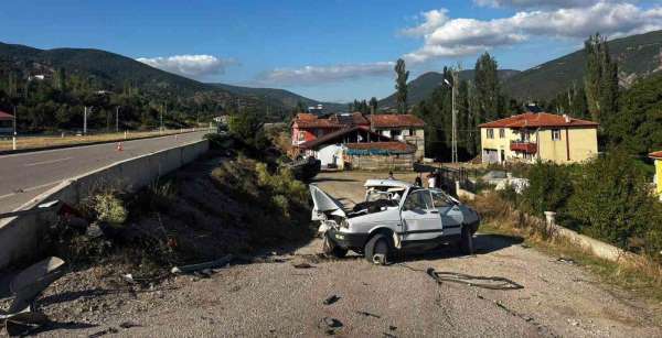 Tokat'ta iki otomobil çarpıştı: 1 ölü, 3 yaralı