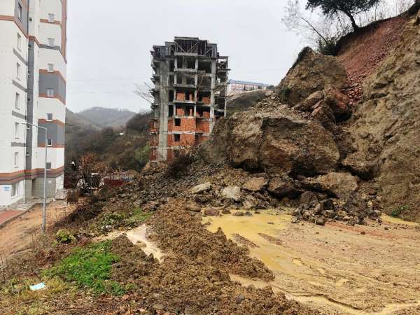 Fatsa'da korkutan heyelan 