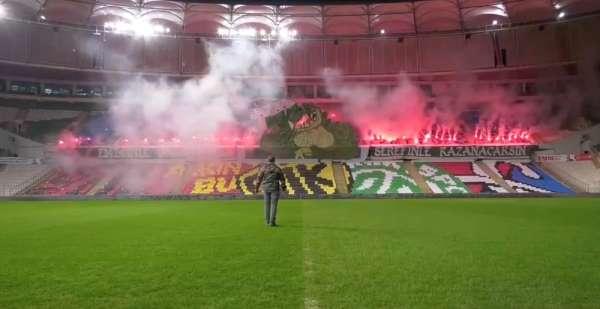 Bursaspor taraftarından muhteşem koreografi 
