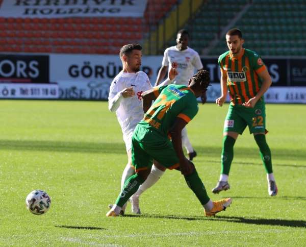 Sivasspor'da Ahmet Oğuz ilk resmi maçına çıktı 