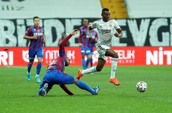 Süper Lig: Beşiktaş: 1 - Trabzonspor: 1 (İlk yarı)