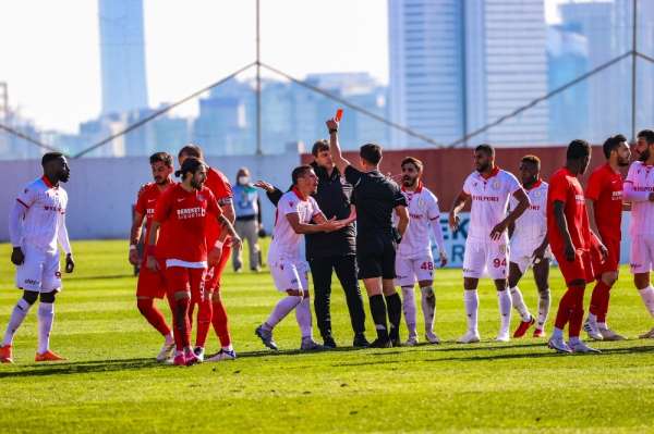 Ümraniyesporlu futbolculardan fair-play örneği