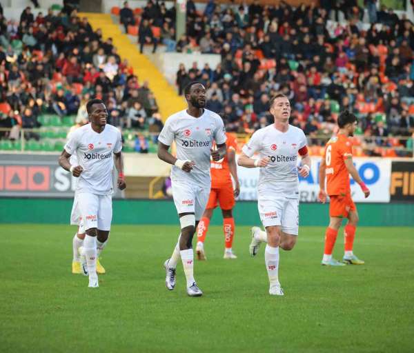 Sivasspor'da Mustapha Yatabare gollerini sürdürüyor