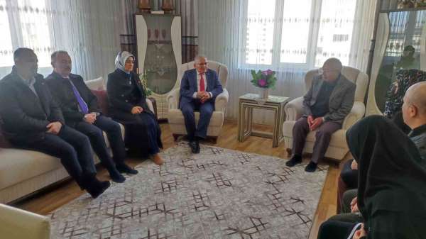 Başkan Büyükkılıç'tan şehit ailesine ziyaret