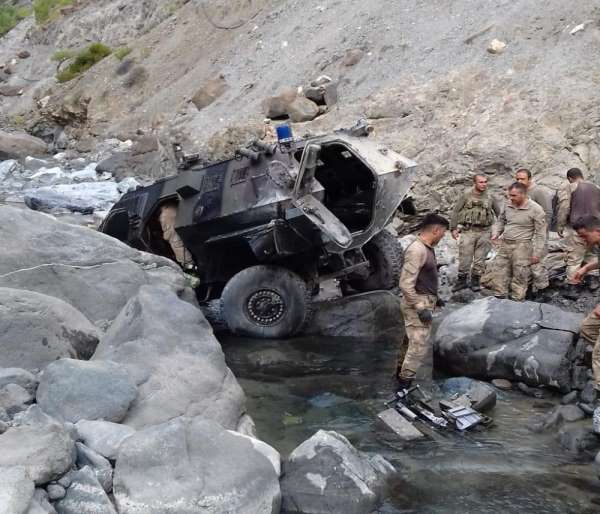 Hatay'da askeri araç devrildi: 2 şehit, 5 yaralı 