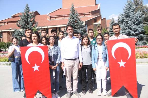 Üniversite öğrencilerinden Diyarbakır annelerine destek
