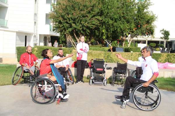 Tekerlekli Sandalye Dans Milli Takımı, engelleri dans ile aşıyor
