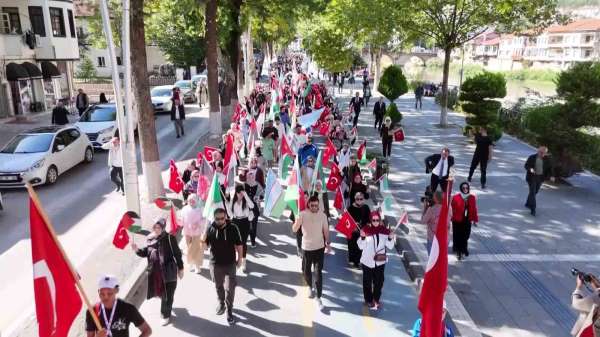 Amasya'da üniversite öğrencilerinden Filistin'e destek yürüyüşü