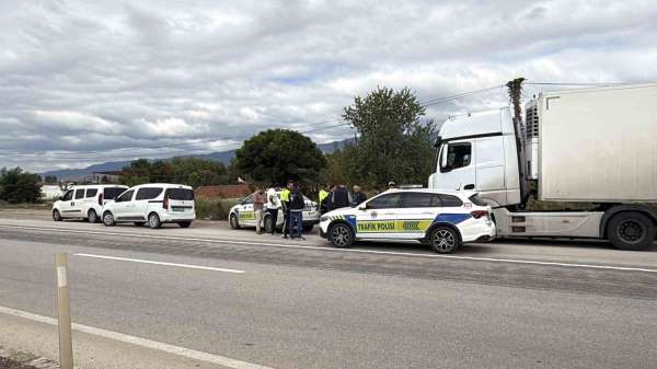 Tokat'ta kaçak göçmen taşıyan tır şoförü ve arkadaşı tutuklandı