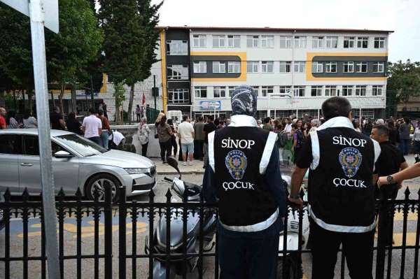 Sinop'ta okul çevreleri ve servislere denetim