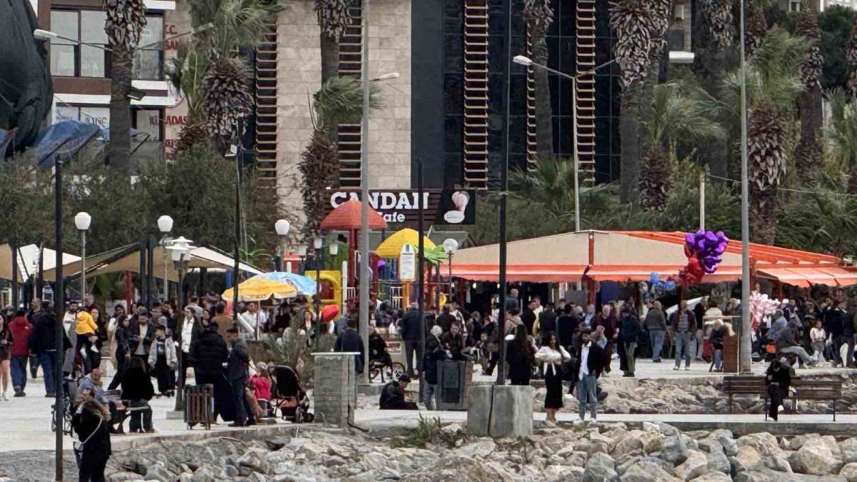 Kuşadası'nda bayram bereketi
