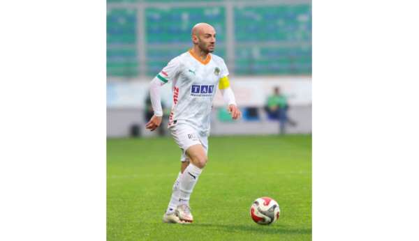 Corendon Alanyaspor kaptanı Efecan Karaca ameliyat edildi