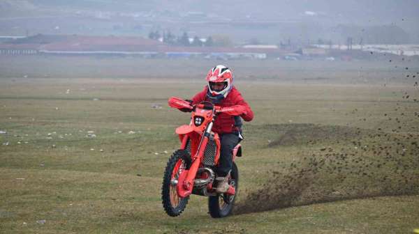 Eskişehirli motosikletçilerin pist talebi