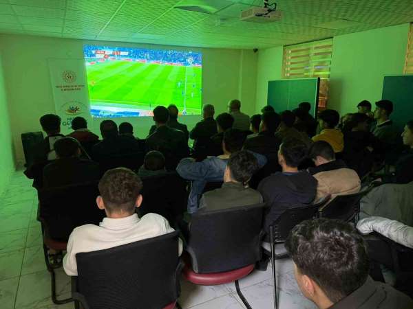 Hasköy Gençlik Merkezi'nde milli maç heyecanı