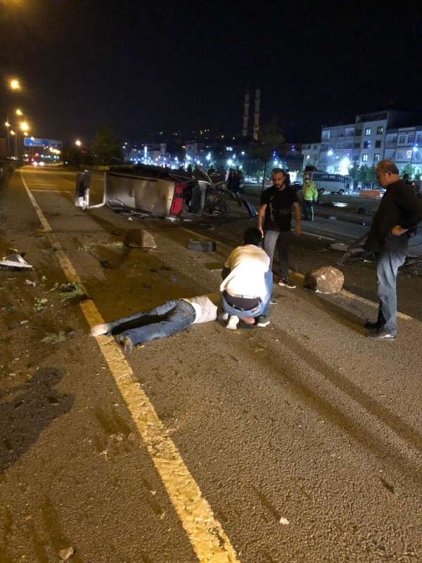 Bulancak'ta kaza, sahil yolu trafiğe kapandı 