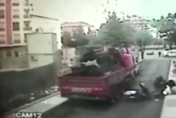 Maltepe'de kuryelerin feci kazası kamerada