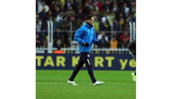 Mesut Özil: 'Fenerbahçe'den başka bir takımda kariyerimi noktalamayacağım'
