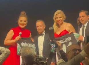 Demet Akalın, Kocaelispor'un yönetimine girmek istedi