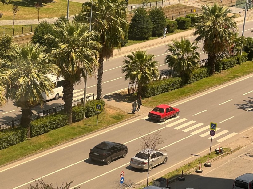 Geçiş üstünlüğü yayada ama uyan yok!...