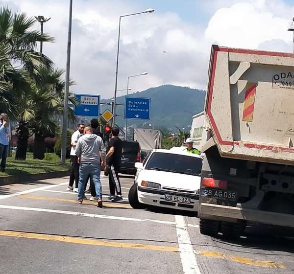 Karadeniz Sahil Yolu'nda kaza ucuz atlatıldı
