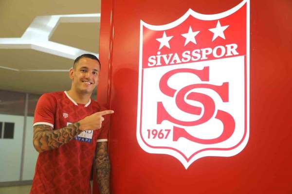 Sivasspor'un gol yükünü Rey Manaj sırtladı