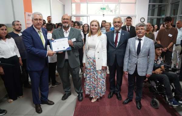 Ege Üniversitesi'nde 'Engelsiz Erişim Teknolojik Tasarım' yarışması