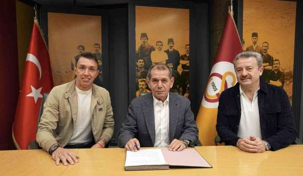 Galatasaray, Fernando Muslera'nın takımıyla iş birliği protokolü imzaladı