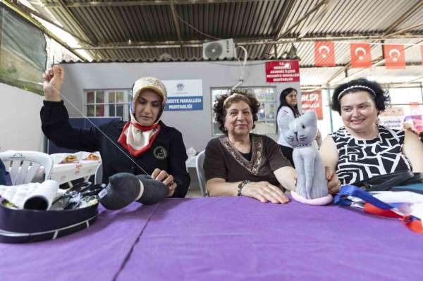 Mersin'de kadınlar 'Evimiz Atölye' ile üretiyor