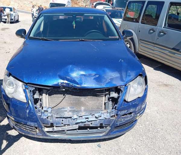 Hatay'da iki otomobilin karıştığı kazada 1 kişi yaralandı