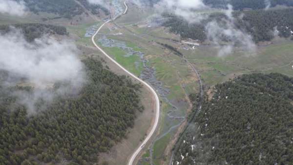 Kars'ta şehitler diyarı sis denizine gömüldü: Kartpostallık manzaralar oluştu