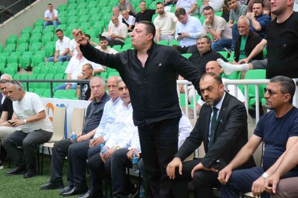 Sakaryaspor kongresinde arbede: Seçim ertelendi