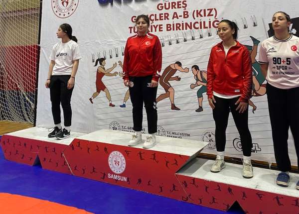 Sivas'ın 'Altın Kızı' Türkiye şampiyonu oldu