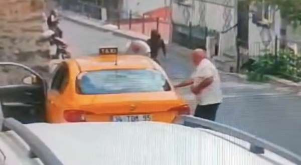 Sarıyer'de ticari taksi şoförüne silahlı saldırı: O anlar kamerada