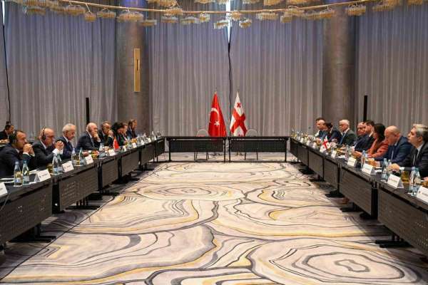 Bakan Uraloğlu, Hükümetlerarası Karma Ekonomik Komisyonu 6. Dönem Toplantısı'na katıldı