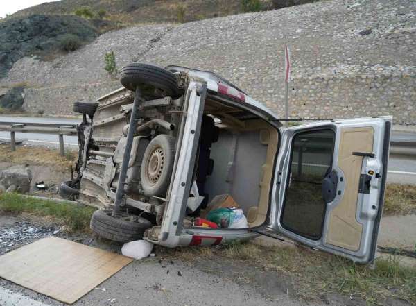 Cenaze yolunda kaza: 1 ölü, 1 yaralı