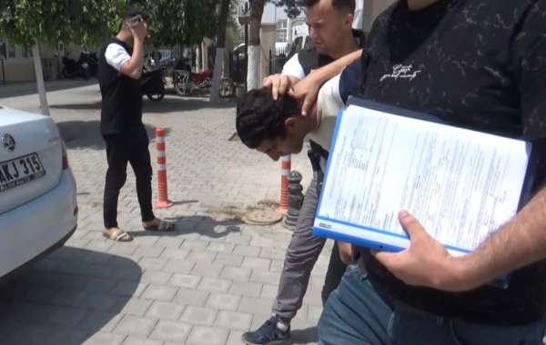 Doktor ve güvenlik görevlisini boğazından bıçaklayan zanlı tutuklandı