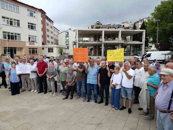 Eynesil'de çay üreticilerinden tepki: 'ÇAYKUR üreticiyi özel sektörün insafına bıraktı'