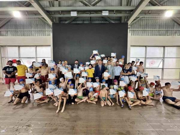 Onlar artık sertifikalı yüzücü