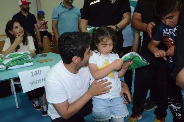 Sarıkamış Belediyesi'nden sporculara forma desteği