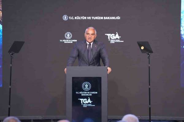 Bakan Ersoy: 'Turizm geliri ilk 6 ayda 25,7 milyar dolar oldu'