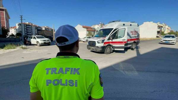 Karaman'da ambulansın karıştığı kaza ucuz atlatıldı