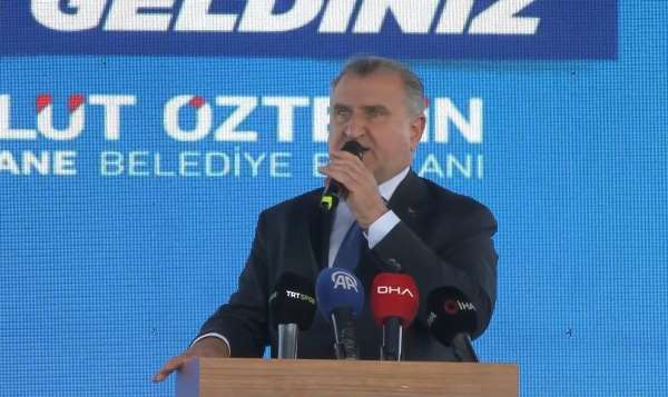 Osman Aşkın Bak: 'Yüzme Bilmeyen Kalmasın' projesiyle, bu zamana kadar yaklaşık 12 milyon çocuğumuza hizmet et